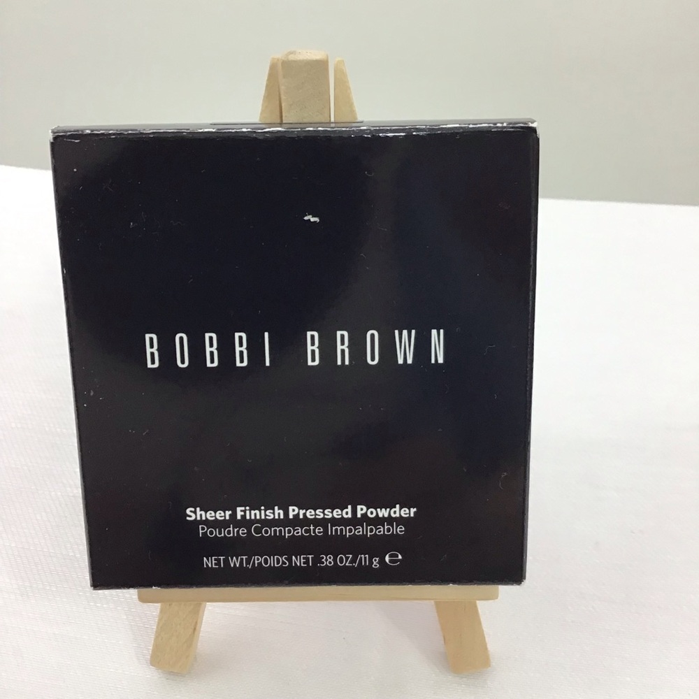 Bobbi Brown Sheer Finish Pressed Powder  Soft Honey 8 . New